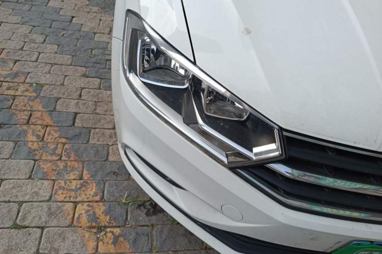 Used Volkswagen Bora 2018 1.5L Manual Fashion Model Right Front Headlight