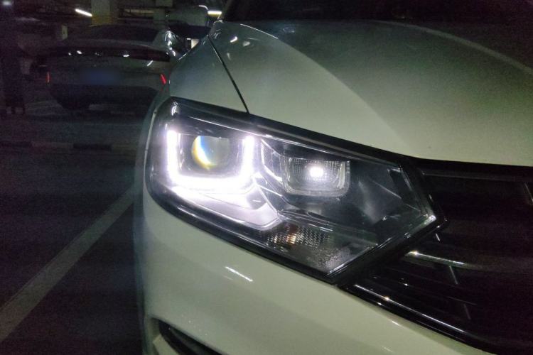 Used Volkswagen Bora 2018 1.5L Automatic Comfort Model Right Front Headlight