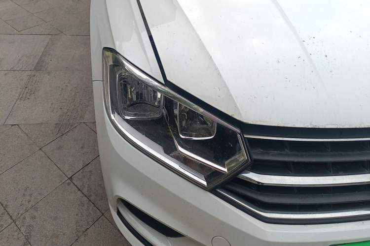 Used Volkswagen Bora 2018 1.5L Manual Fashion Model Right Front Headlight