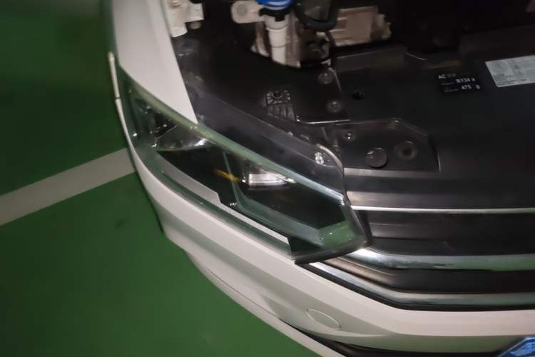 Used Volkswagen Bora 2018 1.5L Automatic Fashion Model Right Front Headlight