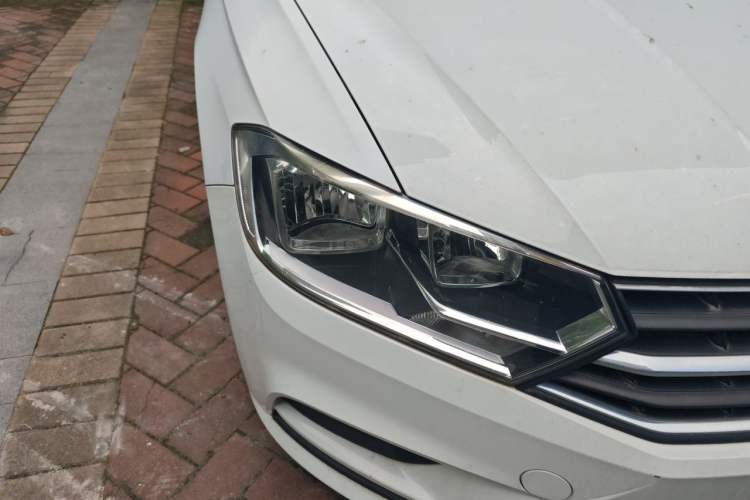 Used Volkswagen Bora 2018 1.5L Automatic Fashion Model Right Front Headlight