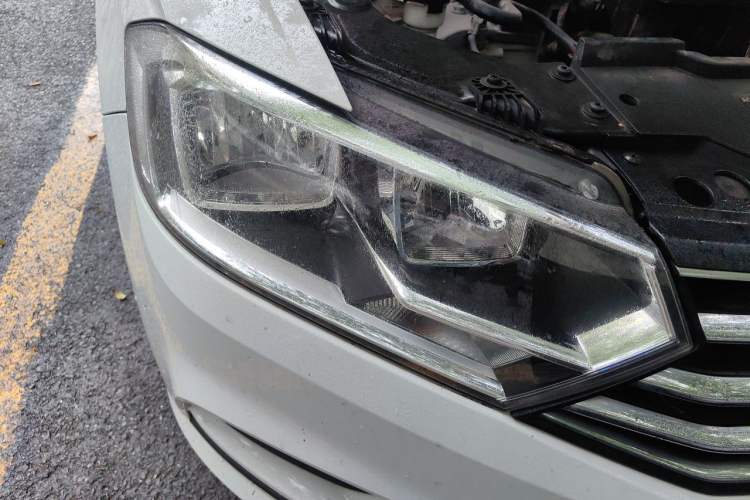Used Volkswagen Bora 2018 1.5L Manual Fashion Model Right Front Headlight