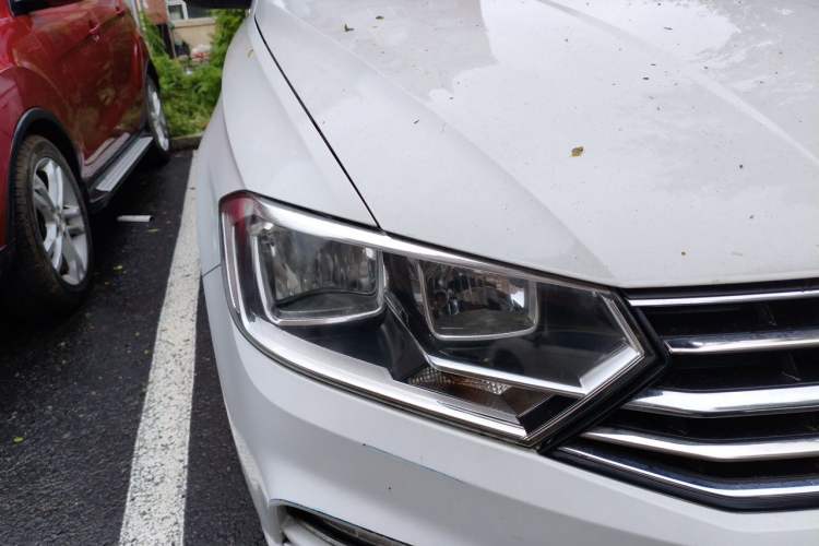 Used Volkswagen Bora 2018 1.5L Manual Fashion Model Right Front Headlight
