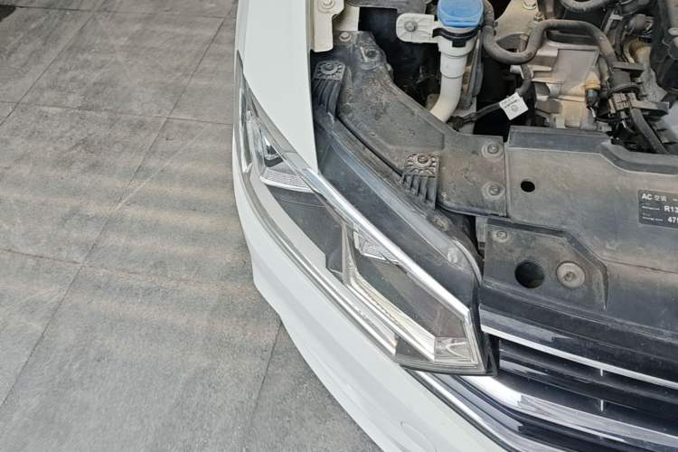 Used Volkswagen Bora 2018 1.5L Automatic Comfort Model Right Front Headlight