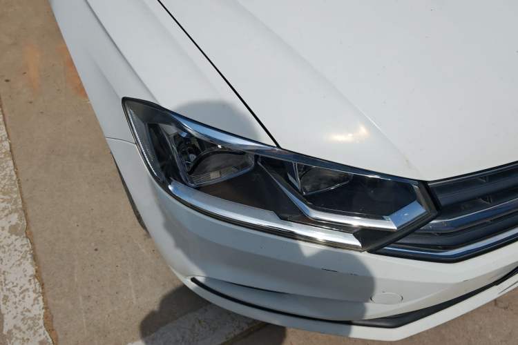 Used Volkswagen Bora 2018 1.5L Manual Fashion Model Right Front Headlight