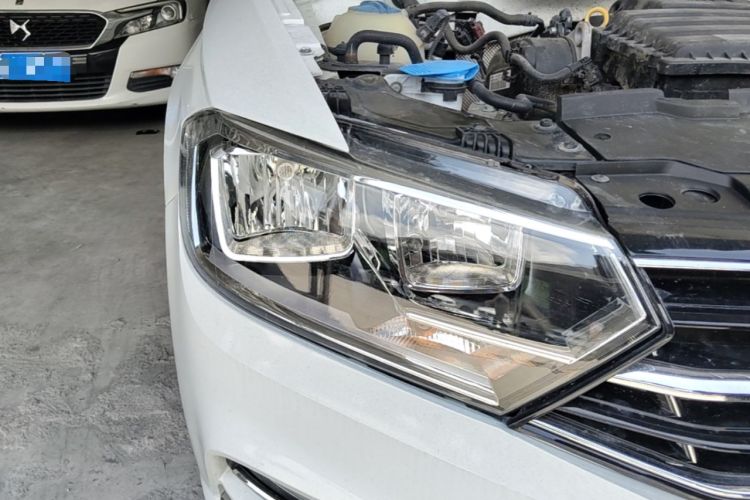 Used Volkswagen Bora 2018 1.5L Automatic Comfort Model Right Front Headlight