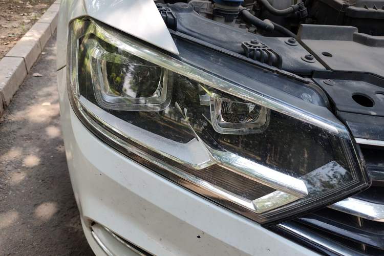 Used Volkswagen Bora 2018 1.5L Automatic Comfort Model Right Front Headlight