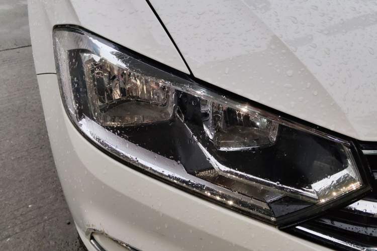 Used Volkswagen Bora 2018 1.5L Automatic Comfort Model Right Front Headlight