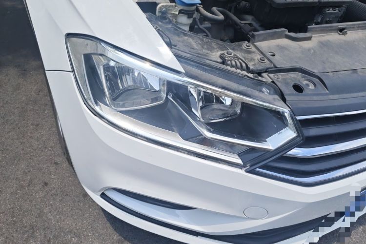 Used Volkswagen Bora 2018 1.5L Automatic Fashion Model Right Front Headlight