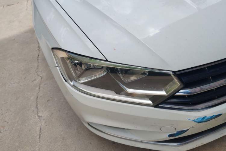Used Volkswagen Bora 2018 1.5L Manual Comfort Model Right Front Headlight