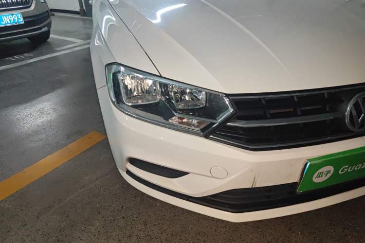 Used Volkswagen Bora 2018 1.5L Automatic Fashion Model Right Front Headlight