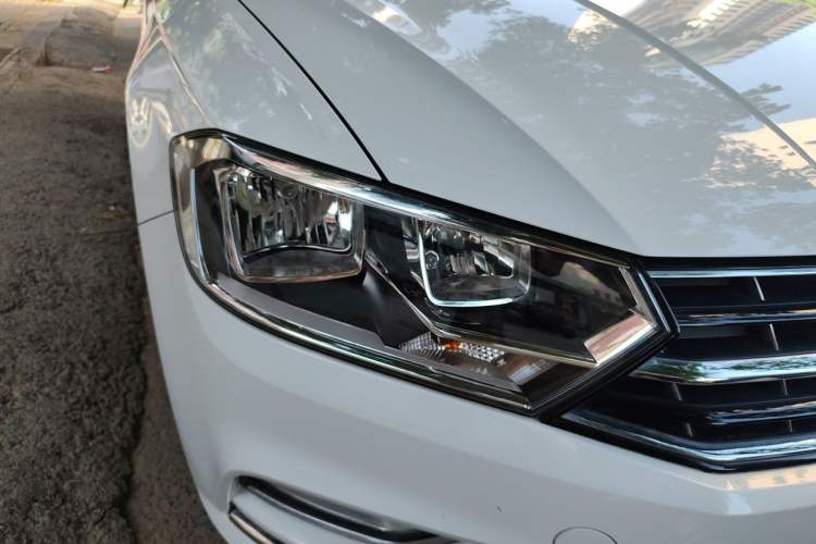 Used Volkswagen Bora 2018 1.5L Automatic Comfort Model Right Front Headlight