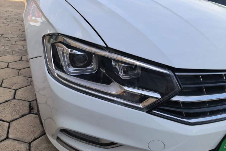 Used Volkswagen Bora 2018 1.5L Manual Comfort Model Right Front Headlight