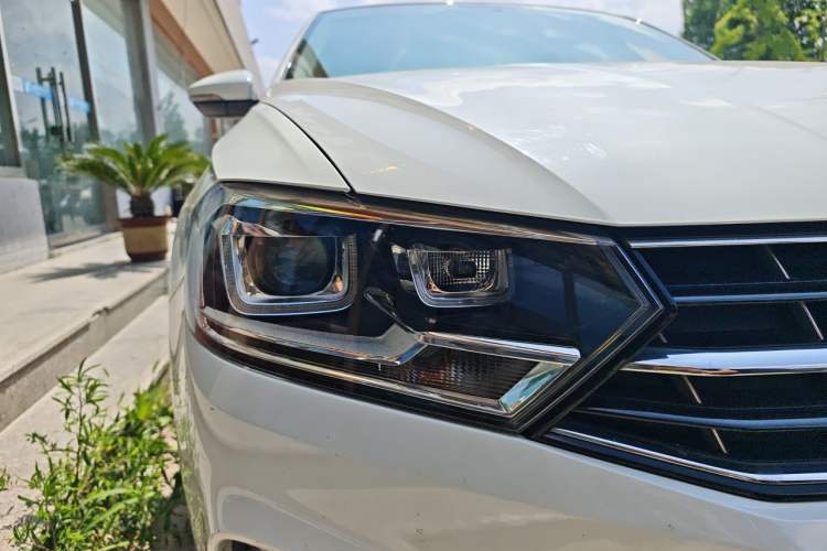Used Volkswagen Bora 2018 1.5L Automatic Comfort Model Right Front Headlight
