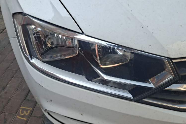 Used Volkswagen Bora 2018 1.5L Automatic Fashion Model Right Front Headlight