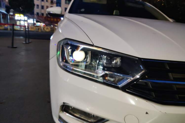 Used Volkswagen Bora 2018 1.5L Automatic Comfort Model Right Front Headlight