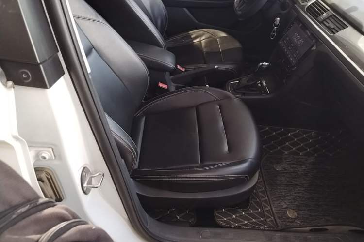Used Volkswagen Bora 2018 1.5L Automatic Fashion Model Right Front Seat