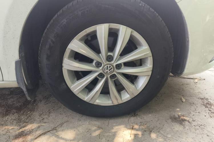 Used Volkswagen Bora 2018 1.5L Manual Fashion Model Right Front Wheel Hub