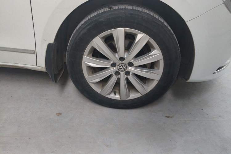 Used Volkswagen Bora 2018 1.5L Automatic Comfort Model Right Front Wheel Hub