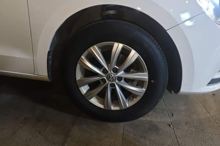 Used Volkswagen Bora 2018 1.5L Manual Fashion Model Right Front Wheel Hub
