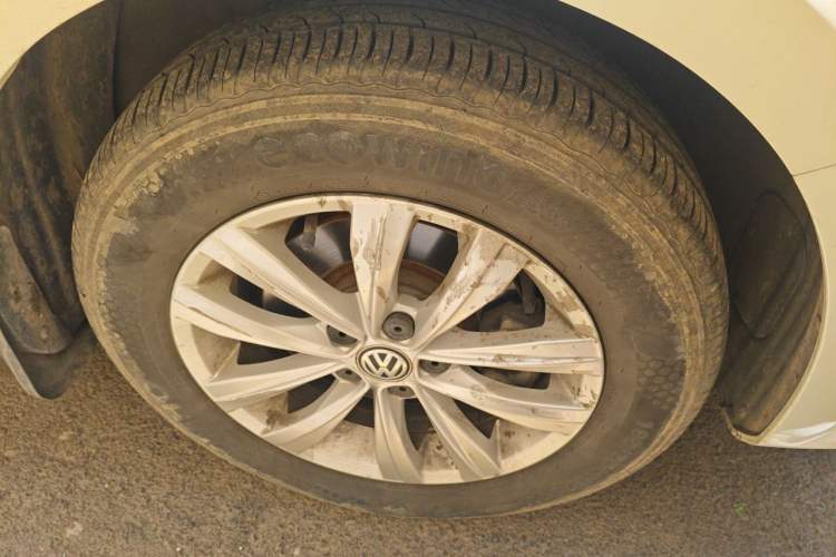 Used Volkswagen Bora 2018 1.5L Automatic Fashion Model Right Front Wheel Hub