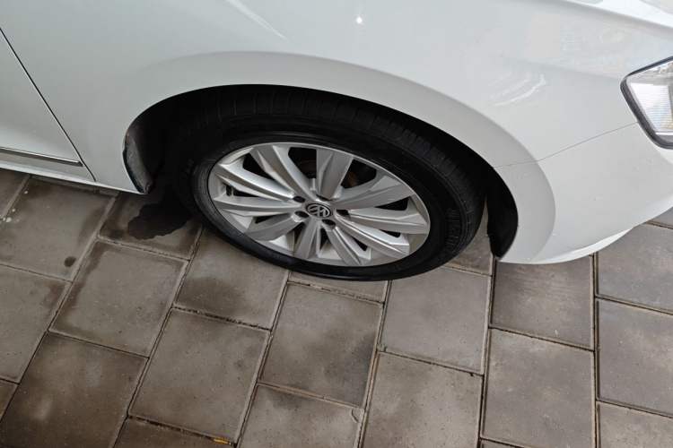 Used Volkswagen Bora 2018 1.5L Automatic Comfort Model Right Front Wheel Hub