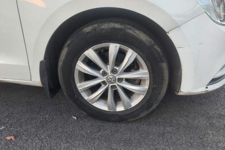 Used Volkswagen Bora 2018 1.5L Automatic Fashion Model Right Front Wheel Hub