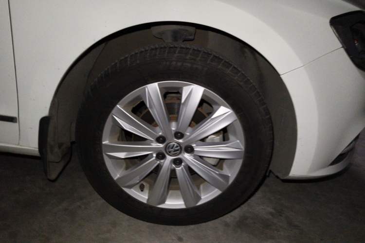Used Volkswagen Bora 2018 1.5L Automatic Comfort Model Right Front Wheel Hub
