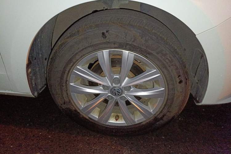 Used Volkswagen Bora 2018 1.5L Automatic Fashion Model Right Front Wheel Hub