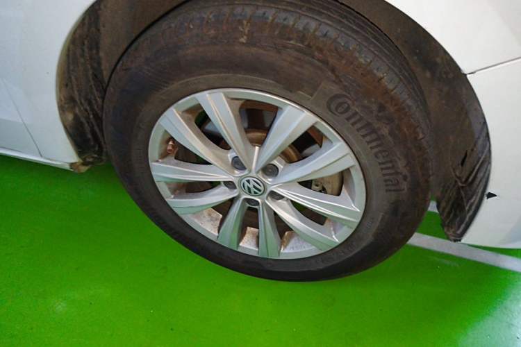 Used Volkswagen Bora 2018 1.5L Automatic Fashion Model Right Front Wheel Hub