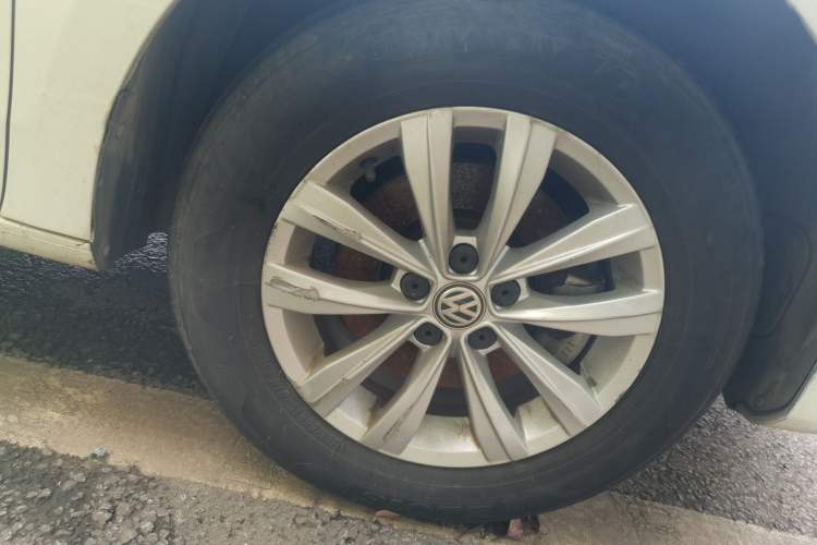 Used Volkswagen Bora 2018 1.5L Automatic Fashion Model Right Front Wheel Hub