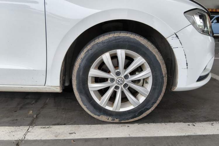 Used Volkswagen Bora 2018 1.5L Automatic Fashion Model Right Front Wheel Hub