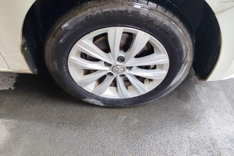 Used Volkswagen Bora 2018 1.5L Manual Fashion Model Right Front Wheel Hub