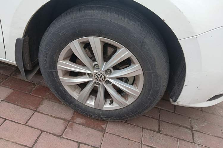 Used Volkswagen Bora 2018 1.5L Automatic Fashion Model Right Front Wheel Hub