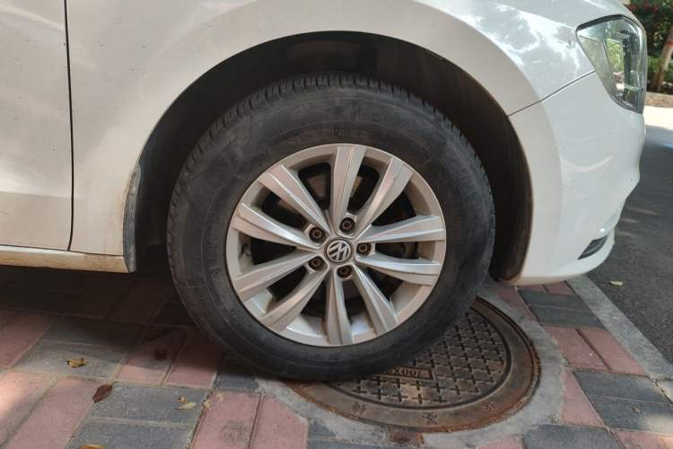 Used Volkswagen Bora 2018 1.5L Manual Fashion Model Right Front Wheel Hub