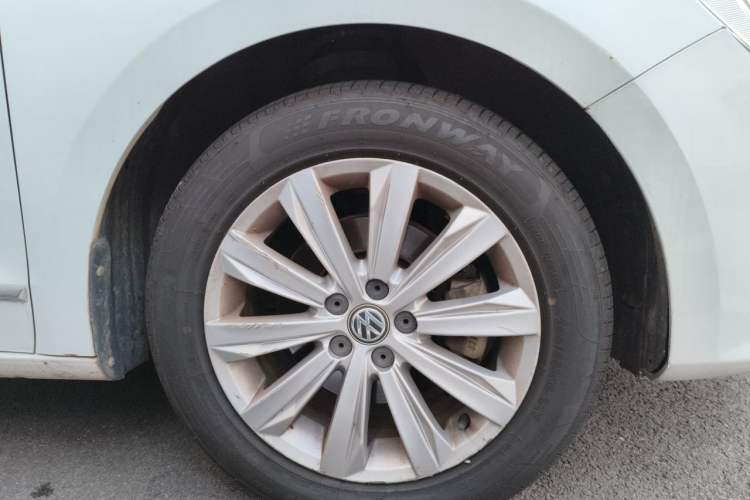 Used Volkswagen Bora 2018 1.5L Automatic Comfort Model Right Front Wheel Hub
