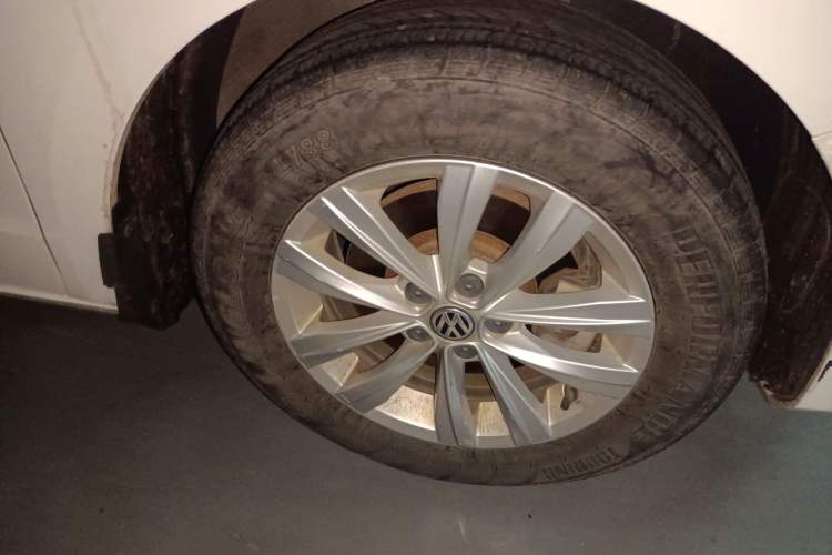 Used Volkswagen Bora 2018 1.5L Automatic Fashion Model Right Front Wheel Hub