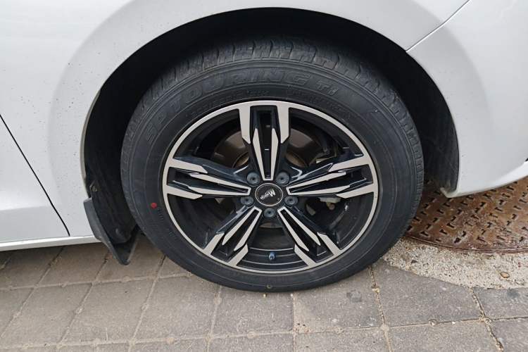 Used Volkswagen Bora 2018 1.5L Automatic Fashion Model Right Front Wheel Hub