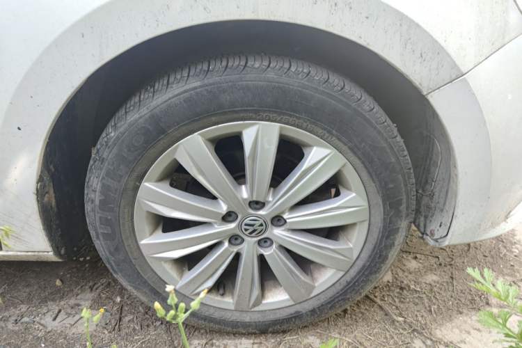 Used Volkswagen Bora 2018 1.5L Automatic Comfort Model Right Front Wheel Hub