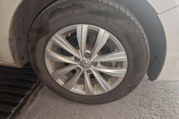 Used Volkswagen Bora 2018 1.5L Automatic Fashion Model Right Front Wheel Hub