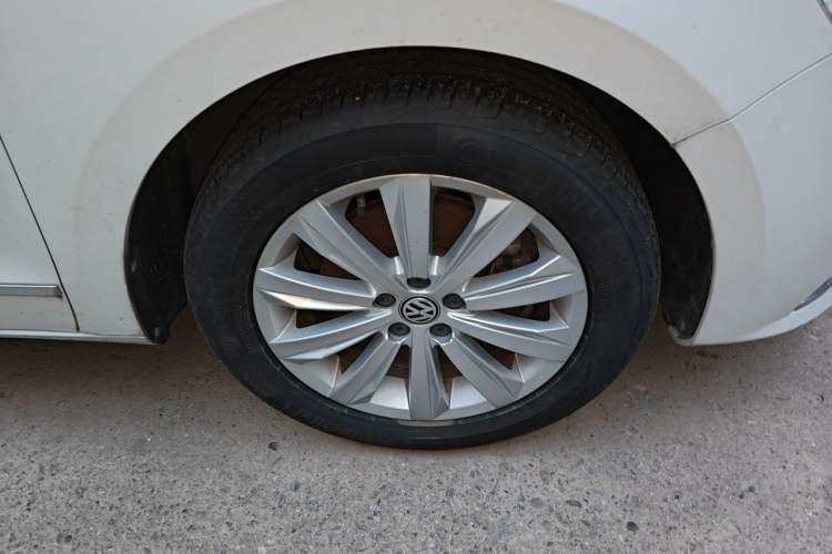 Used Volkswagen Bora 2018 230TSI DSG Comfort Model Right Front Wheel Hub