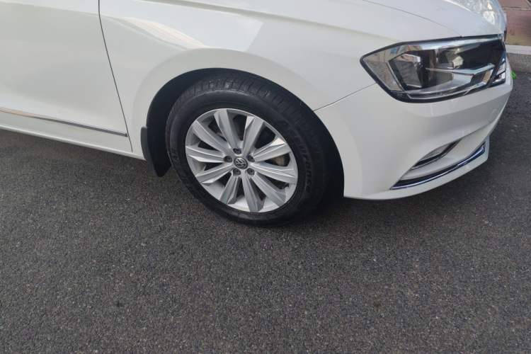 Used Volkswagen Bora 2018 1.5L Automatic Comfort Model Right Front Wheel Hub