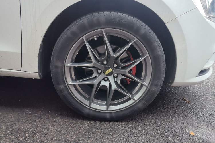Used Volkswagen Bora 2018 1.5L Automatic Fashion Model Right Front Wheel Hub