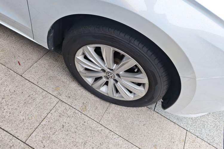 Used Volkswagen Bora 2018 1.5L Automatic Comfort Model Right Front Wheel Hub