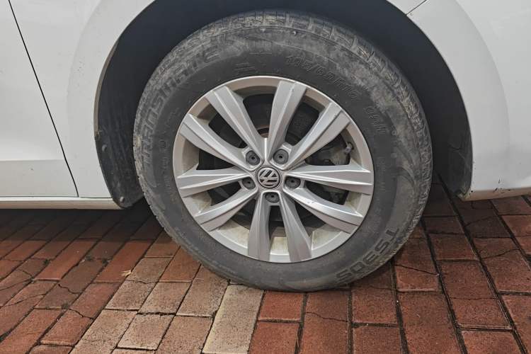 Used Volkswagen Bora 2018 1.5L Automatic Fashion Model Right Front Wheel Hub