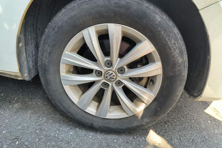 Used Volkswagen Bora 2018 1.5L Automatic Fashion Model Right Front Wheel Hub