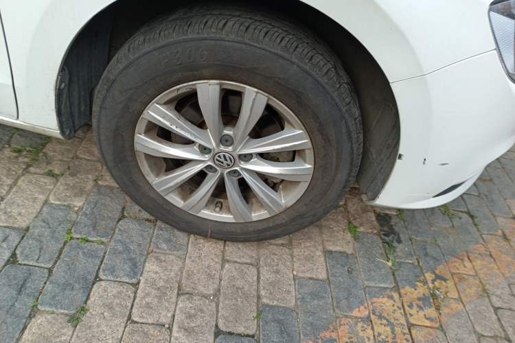 Used Volkswagen Bora 2018 1.5L Manual Fashion Model Right Front Wheel Hub