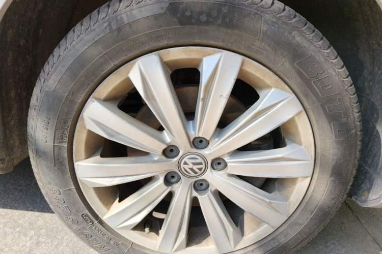 Used Volkswagen Bora 2018 1.5L Automatic Comfort Model Right Front Wheel Hub