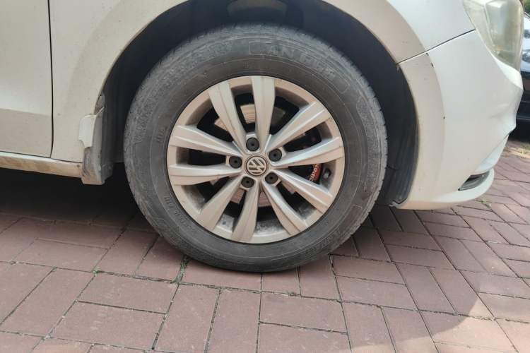 Used Volkswagen Bora 2018 1.5L Automatic Fashion Model Right Front Wheel Hub