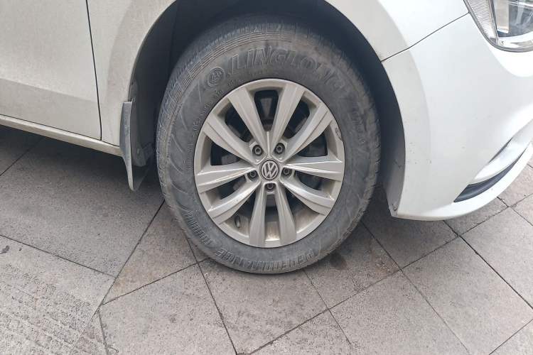 Used Volkswagen Bora 2018 1.5L Manual Fashion Model Right Front Wheel Hub